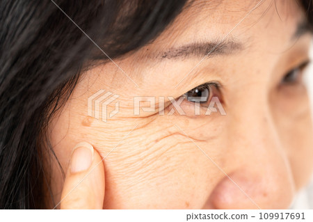 女性眼睛高級 女性眼睛高級 109917691