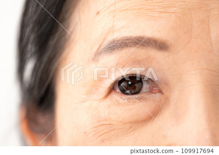 Female Eyes Senior Female Eyes Senior 109917694