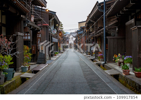 Hida Takayama retro townscape 109917854