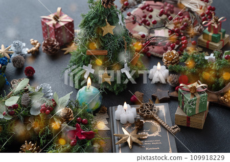 Christmas illumination small Christmas tree and natural wreath Christmas illumination small Christmas tree and natural wreath 109918229