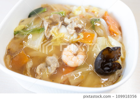 Delicious Chinese bowl bento Delicious Chinese bowl bento 109918356