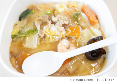 Delicious Chinese bowl bento Delicious Chinese bowl bento 109918357
