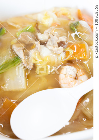 Delicious Chinese bowl bento Delicious Chinese bowl bento 109918358