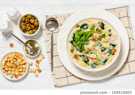 gnocchi zuppa toscana, italian creamy chicken soup 109919005