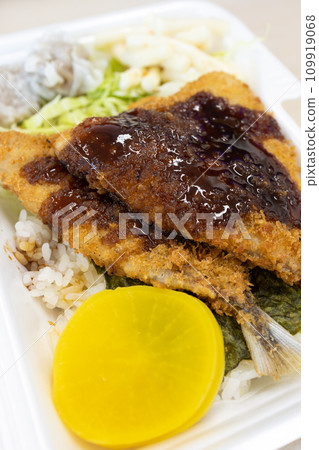 Delicious fried horse mackerel bento Delicious fried horse mackerel bento 109919068