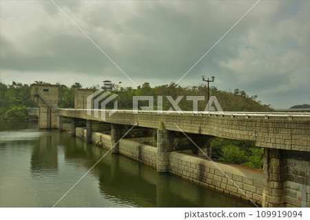 Kanna dam embankment Kanna dam embankment 109919094