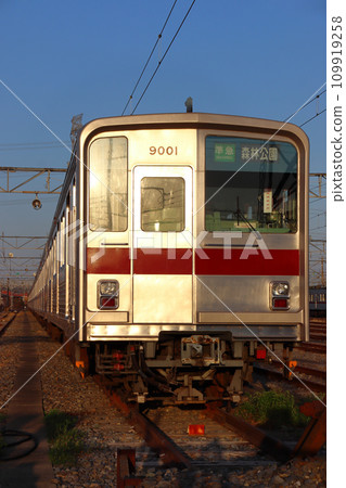 Tobu Tojo Line 9000 series prototype vehicle parked in the Forest Park inspection and maintenance area 109919258
