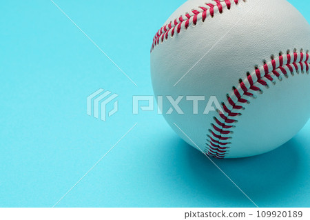 Rigid baseball ball 109920189