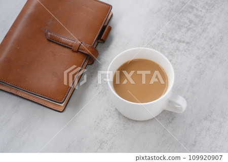 歐蕾咖啡是添加大量牛奶的咖啡。 歐蕾咖啡是添加大量牛奶的咖啡。 109920907