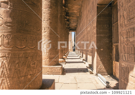 Majestic Ancient Egyptian Temple. Summer Travel Egypt 109921121