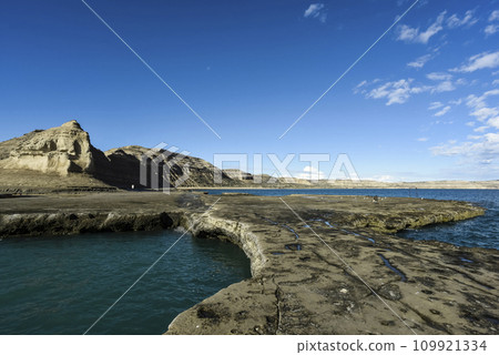 Coastal landscape with cliffs in Peninsula Valdes, World Heritage Site, Patagonia Argentina 109921334