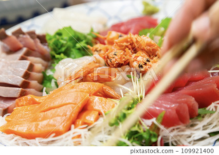 Delicious assorted platter 109921400