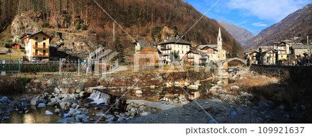 most beautiful Alpine villages of northern Italy- Fontainemore, medieval borgo in Valle d'Aosta region, 109921637