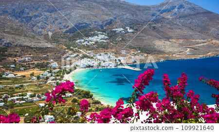 Best beaches of Greece in Cyclades. Stunning Greek beaches in Amorgos island, scenic Aegialis bay with turquoise sea 109921640