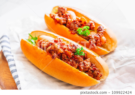 homemade hot chili dog 109922424