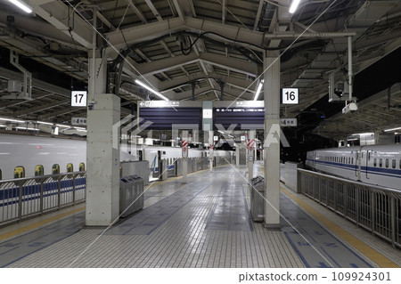 東京車站/東海道新幹線月台作為列車飯店開幕前24:00 109924301
