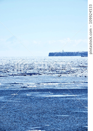 冬季北海道鄂霍次克海的流冰與能取岬 109924533