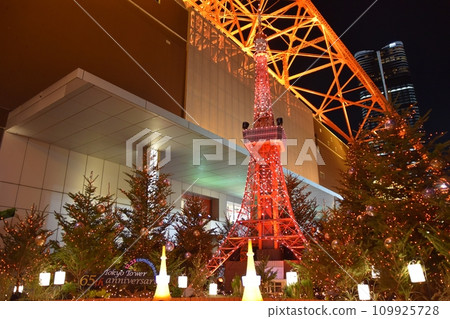 東京鐵塔和小東京鐵塔的夜晚 109925728