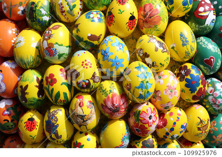 Easter eggs exposed in front of the parish church of St. Stephen in Wasseralfingen, Germany 109925976