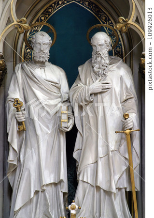 Altar of St. Peter and Paul in Zagreb cathedral 109926013