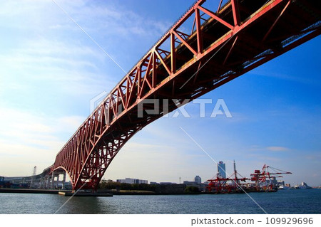 Total length 980m, center span 510m!! Japan's longest truss bridge... ``Minato Ohashi'' with beautiful truss structure 109929696