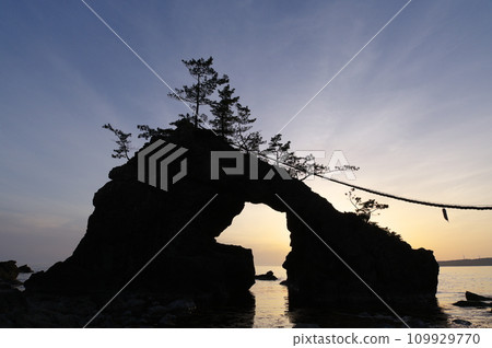 Twilight over Kigu Rock and the Sea of Japan Twilight over Kigu Rock and the Sea of Japan 109929770
