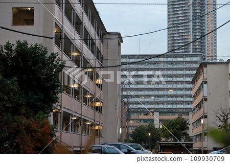 Metropolitan housing complex (Tatsumi, Koto Ward) 109930709