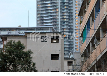 Metropolitan housing complex (Tatsumi, Koto Ward) Metropolitan housing complex (Tatsumi, Koto Ward) 109930711
