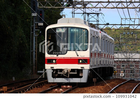 [Kobe Electric Railway] 2000 series (Arima Line: Suzurandai - Sugoe) 109931042