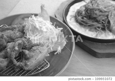 炸雞和煎蛋捲蕎麥麵 109931072