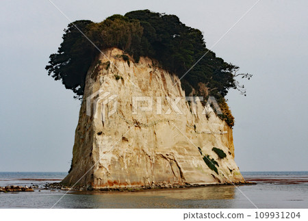Noto tourist destination Mitsuke Island / Gunkan Island Suzu City, Ishikawa Prefecture Noto tourist destination Mitsuke Island / Gunkan Island Suzu City, Ishikawa Prefecture 109931204