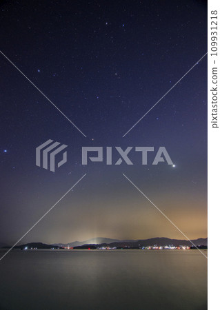 瀨戶內的春天星空 - 晚上的獵戶座星座設置 109931218