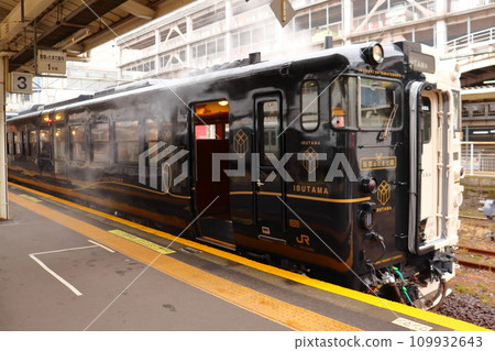 Sightseeing train with smoke effect Ibusuki Tamatebako Sightseeing train with smoke effect Ibusuki Tamatebako 109932643