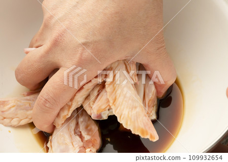 Chicken wings with soy sauce and seasoning Chicken wings with soy sauce and seasoning 109932654