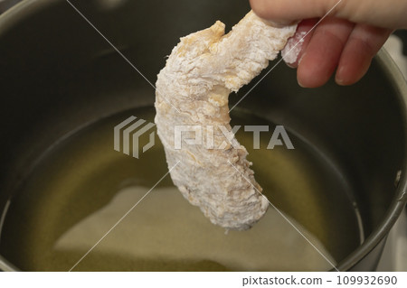 Fried chicken wings Fried chicken wings 109932690