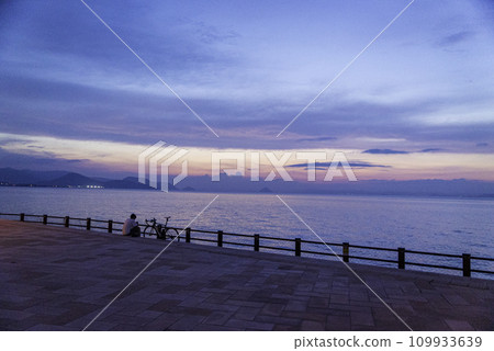 Sunset over the Seto Inland Sea 109933639