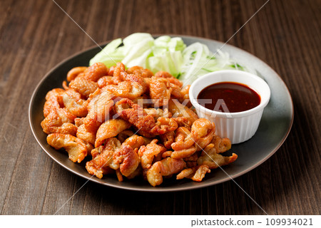 crispy chicken skin crispy chicken skin 109934021