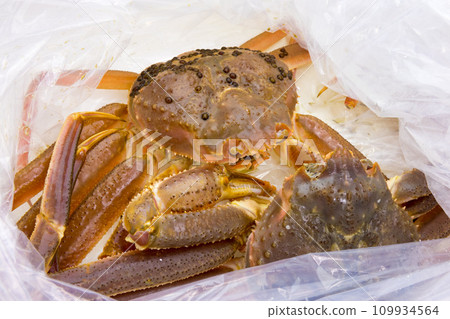 Crab delivered to the home Crab delivered to the home 109934564