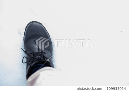 雪和靴子 109935034