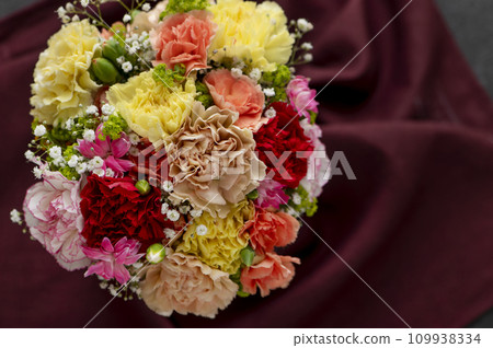 母親節鮮花禮物七彩鮮花 109938334