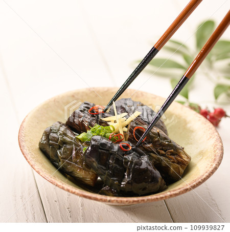 Home-cooked boiled eggplant Home-cooked boiled eggplant 109939827