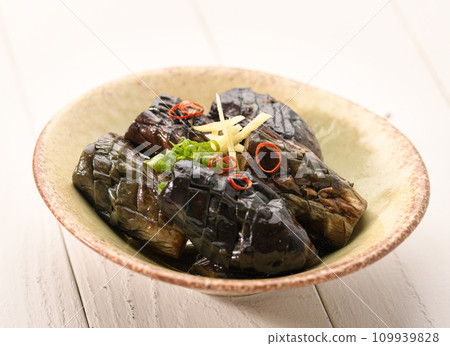 Home-cooked boiled eggplant Home-cooked boiled eggplant 109939828