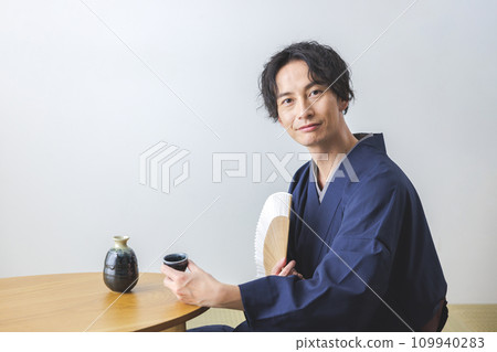 Men who drink sake Men who drink sake 109940283