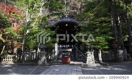 Tsurugaoka Hachimangu Shrine, Shirahata Shrine 109940924
