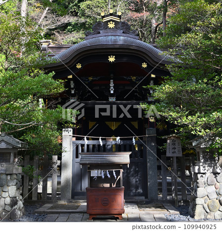 Tsurugaoka Hachimangu Shrine, Shirahata Shrine 109940925