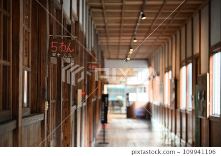 Wooden school building from the Showa era (Gunma/former Hanawa Elementary School) 109941106