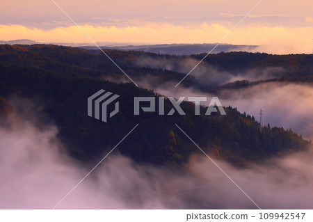 Oshu City, Iwate Prefecture, dawn scenery 109942547