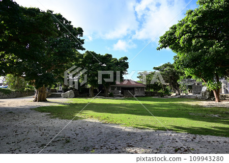 Taketomi Island Semochi Utaki Square 109943280