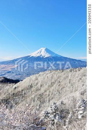 Yamanashi Prefecture, Mt. Fuji in winter Yamanashi Prefecture, Mt. Fuji in winter 109943358
