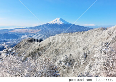 Yamanashi Prefecture, Mt. Fuji in winter Yamanashi Prefecture, Mt. Fuji in winter 109943359